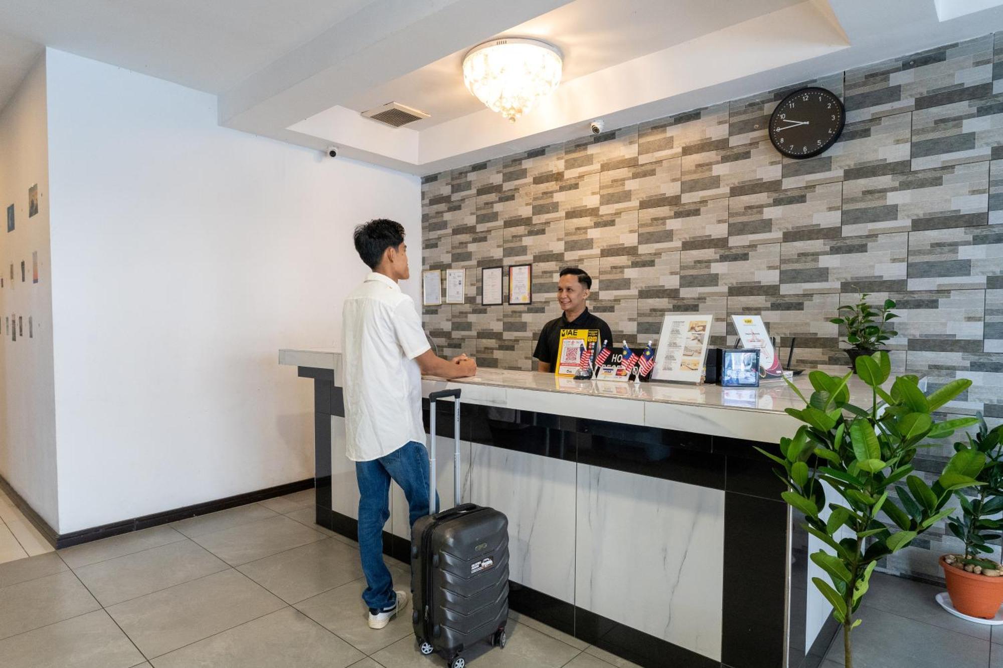 Pertama Lodge Tawau Esterno foto