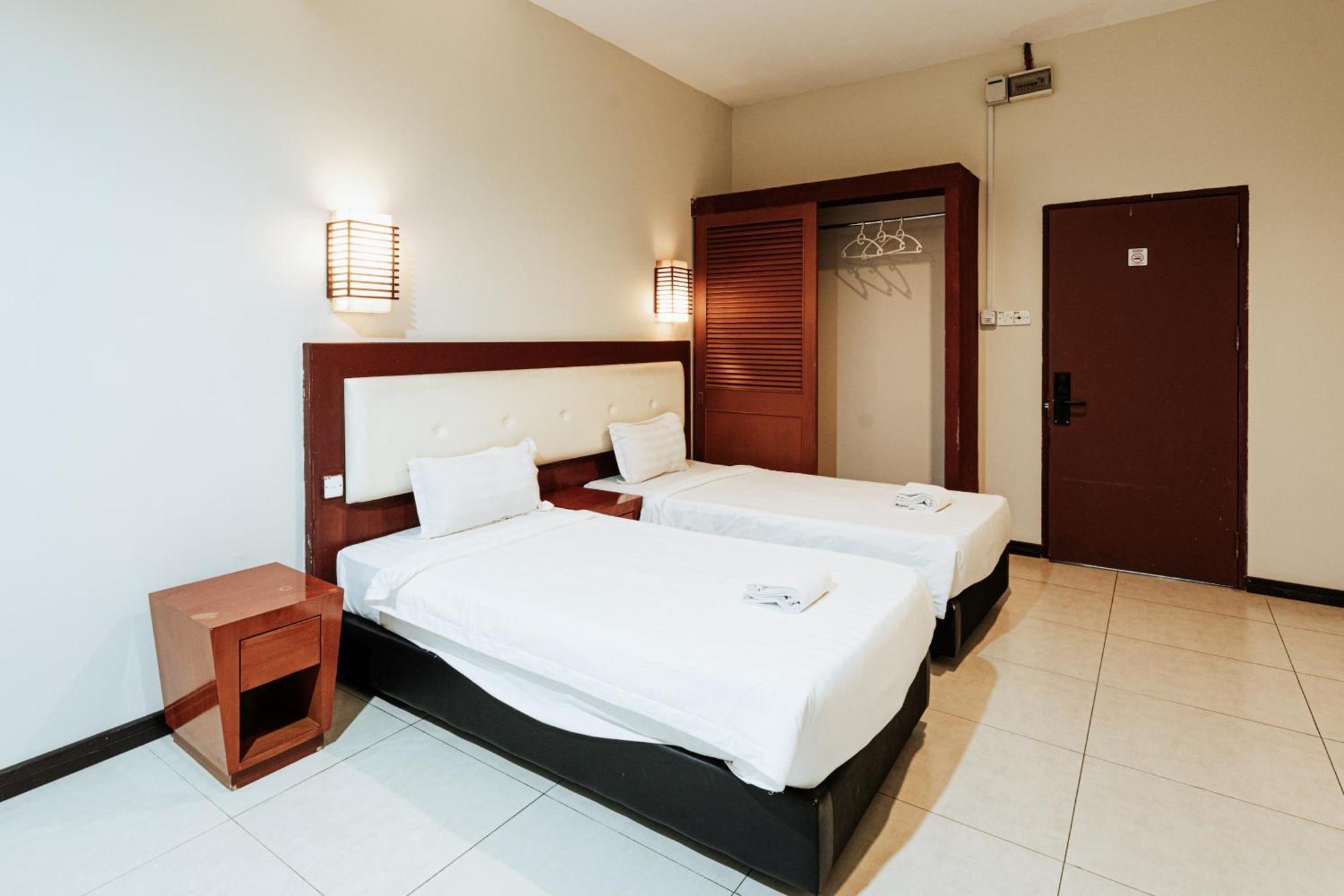 Pertama Lodge Tawau Esterno foto