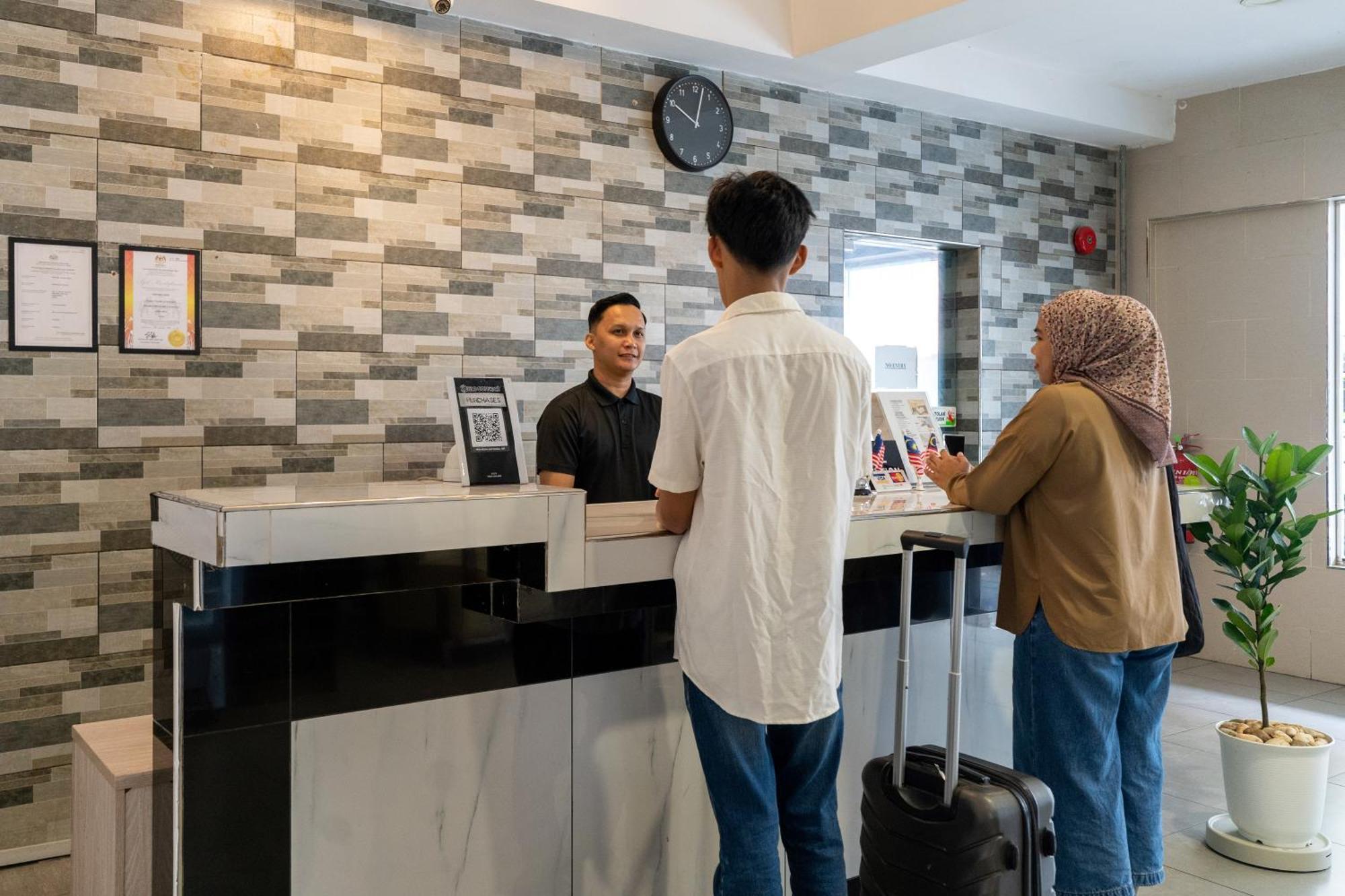 Pertama Lodge Tawau Esterno foto