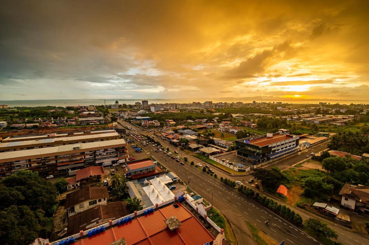 Pertama Lodge Tawau Esterno foto
